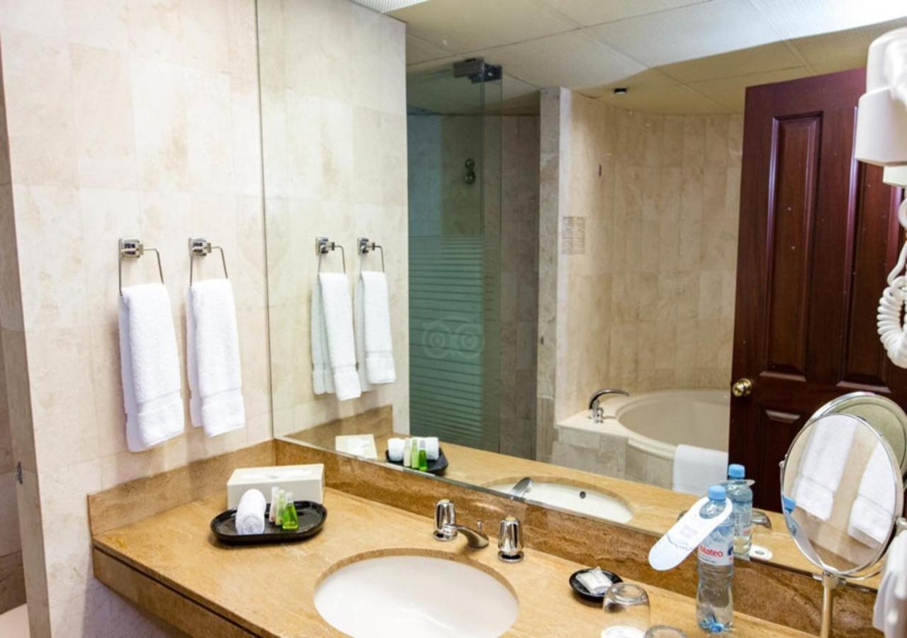 J&A Classic Hotel Lima Exterior foto Bathroom