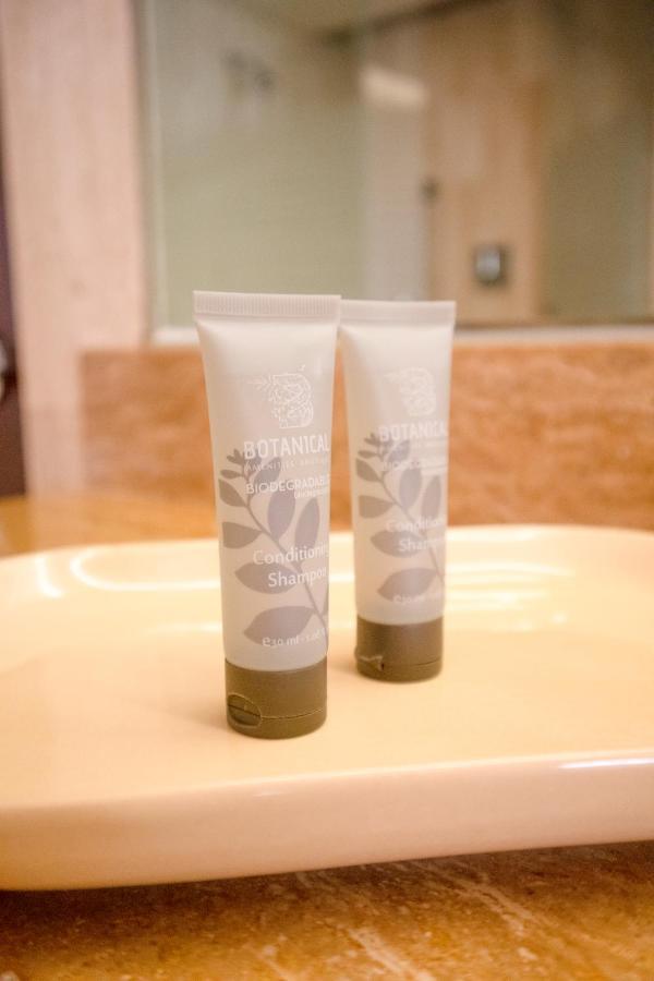 J&A Classic Hotel Lima Exterior foto Shampoo and shower gel