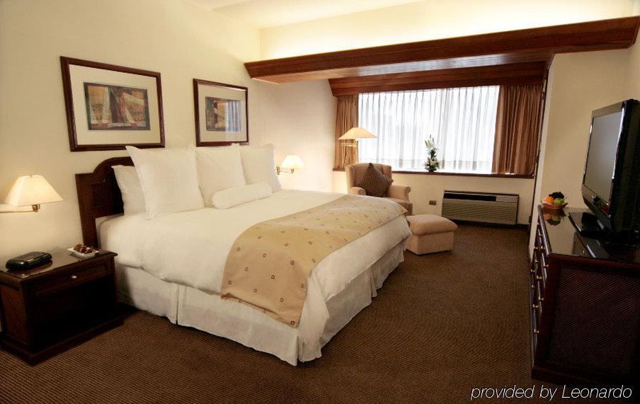 J&A Classic Hotel Lima Zimmer foto A room at the hotel