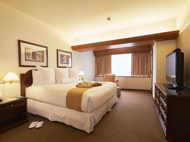 J&A Classic Hotel Lima Exterior foto A room at the Fairmont Banff Springs Hotel